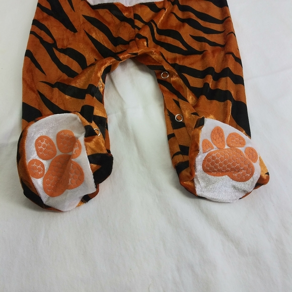 In Character Tiger Tot Halloween Costume Size Infant Jumpsuit /Hood - Picture 7 of 12